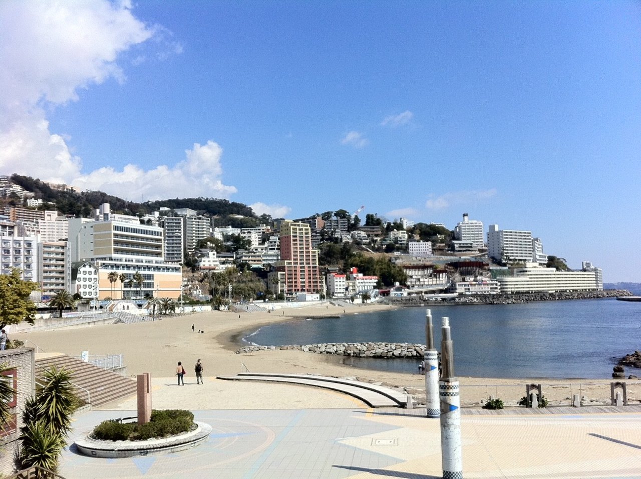 熱海サンビーチの昼景