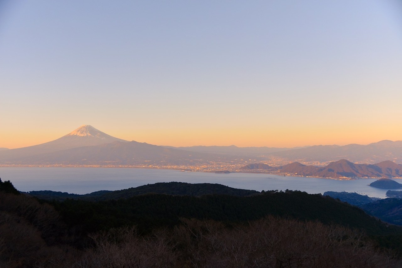 伊豆パノラマパークの空中テラスと富士山