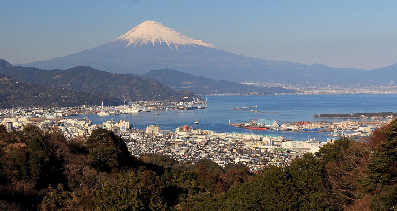 日本平から望む富士山と清水港のパノラマ
