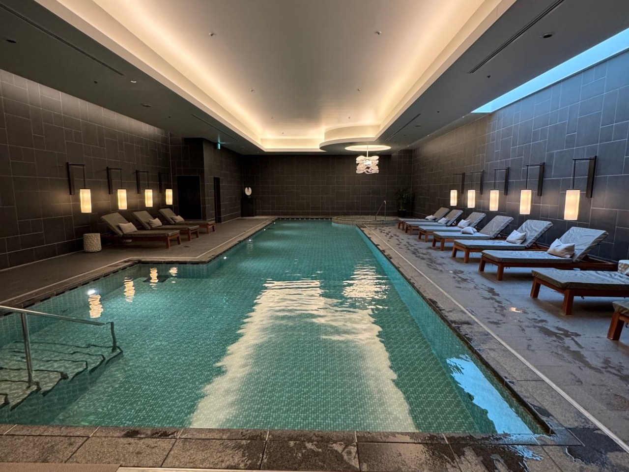 JWマリオット・ホテル奈良の屋内プール