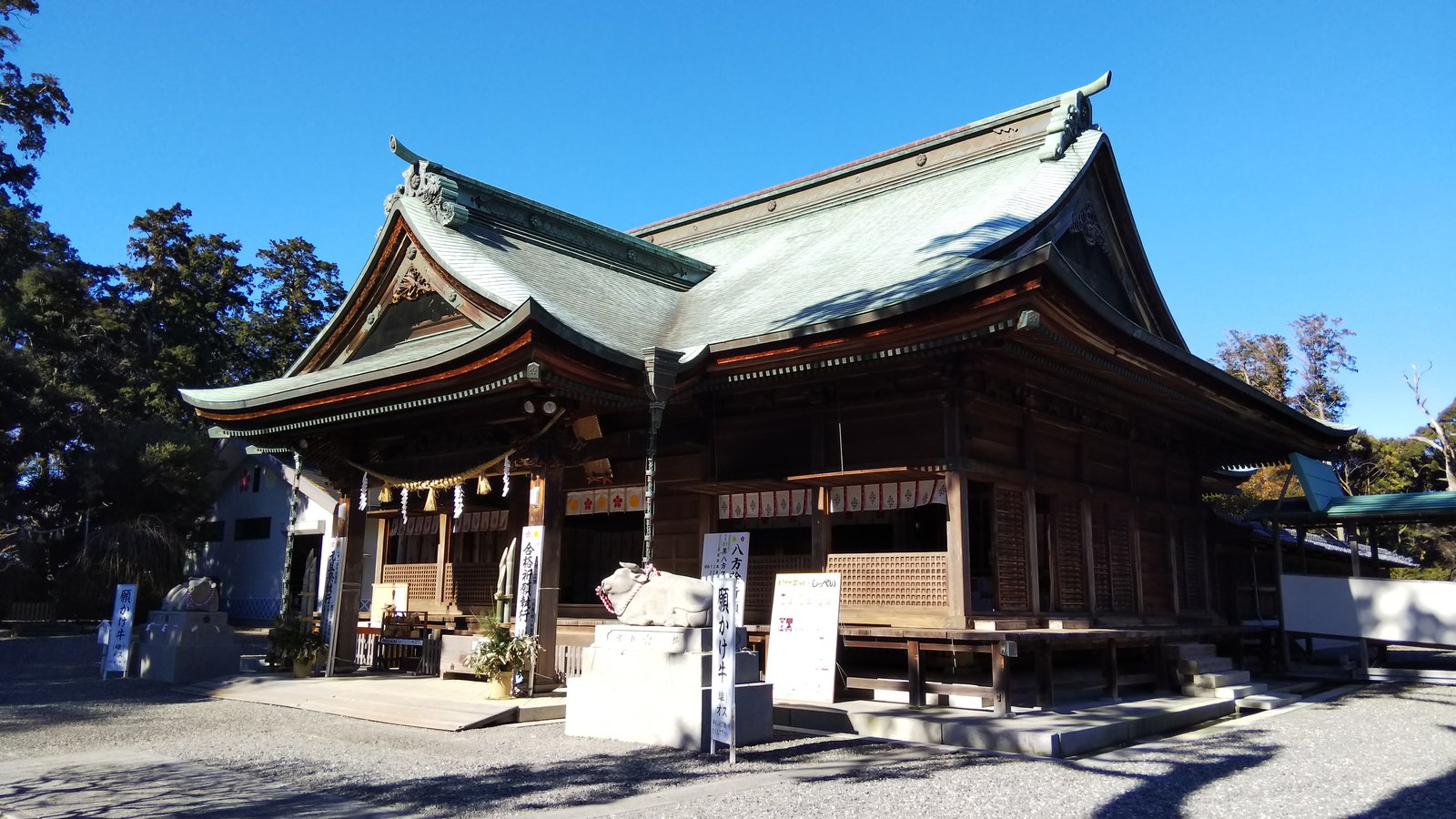 矢奈比賣神社（見付天神）の拝殿。鬼踊りの舞台となる