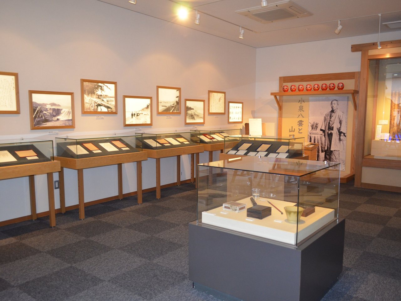 焼津小泉八雲記念館の展示室