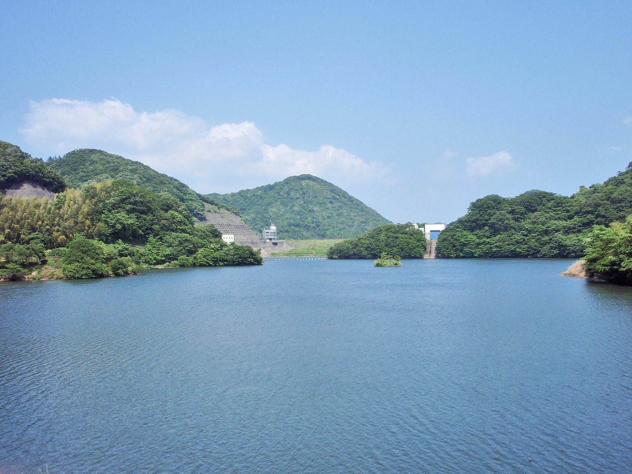 奥野ダムと松川湖(伊東市)