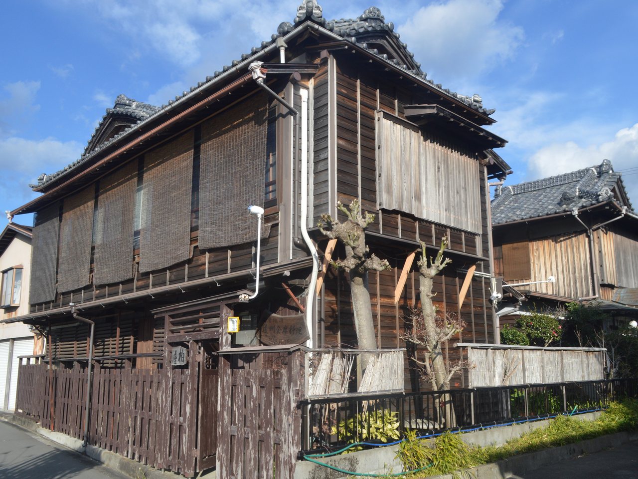 森町森に残る木造の建物