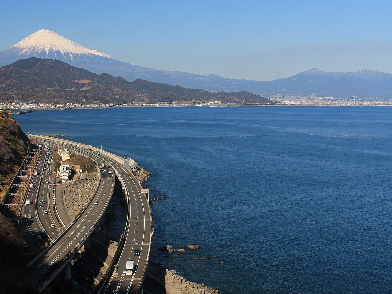 薩埵峠から望む駿河湾と富士山