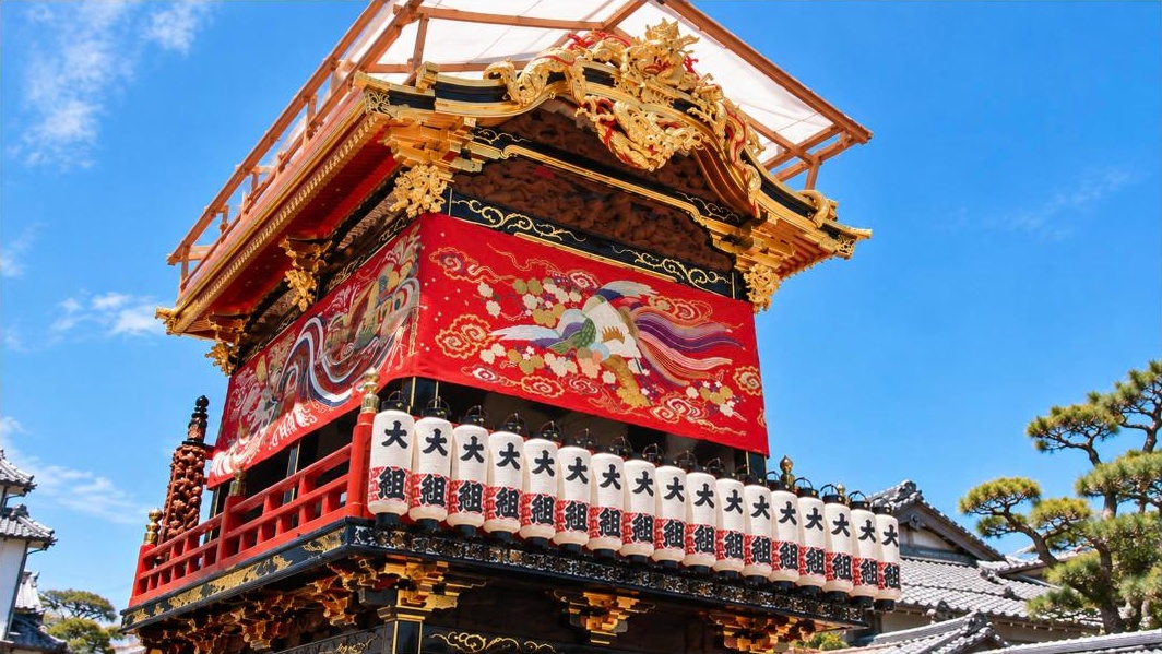 彫刻と天幕、提灯で飾られた掛塚まつりの大当町の屋台(作成したイメージ画像)