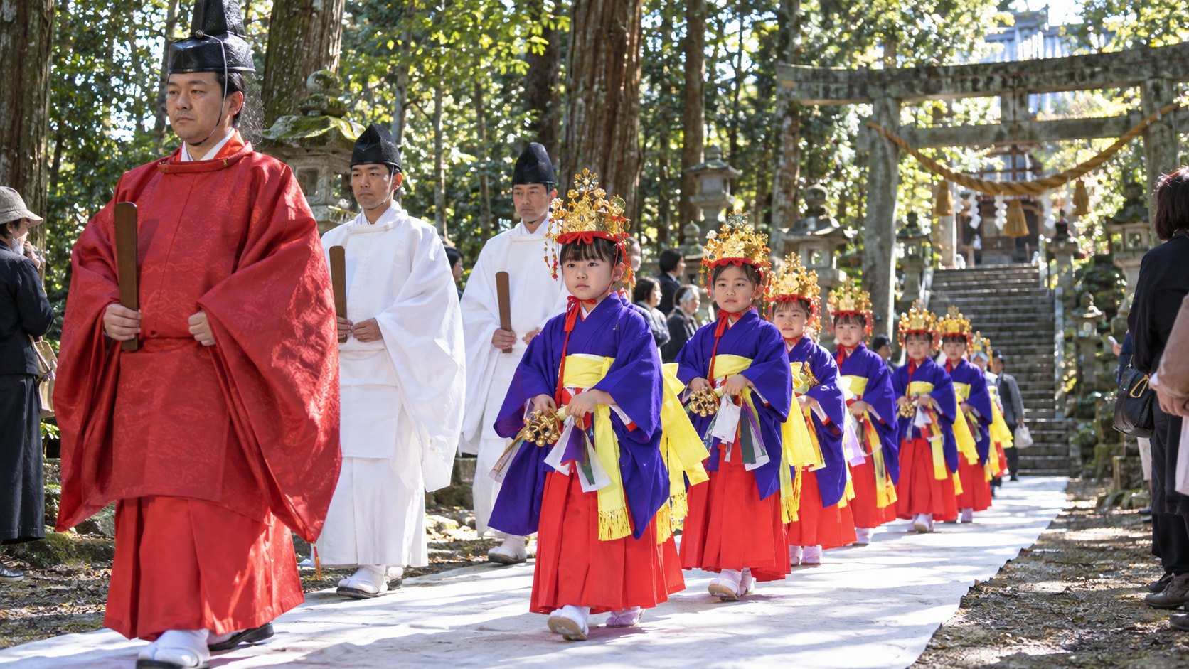 小笠神社の矢矧祭で、青紫の上衣に緋色の袴の稚児が参道を進む行列（作成したイメージ画像）